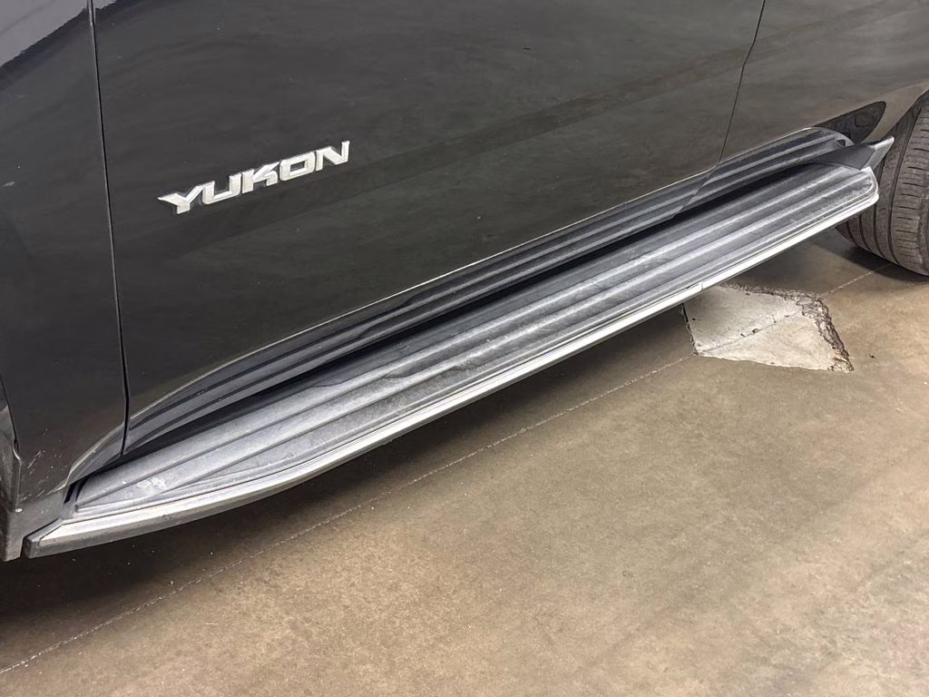 2017 Onyx Black GMC Yukon SLT RWD SUV