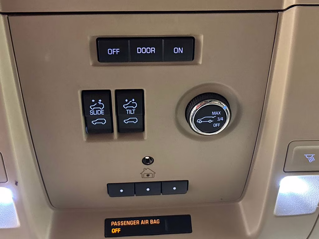 2017 Onyx Black GMC Yukon SLT RWD SUV