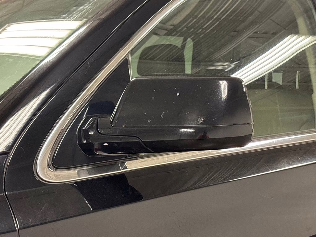 2017 Onyx Black GMC Yukon SLT RWD SUV