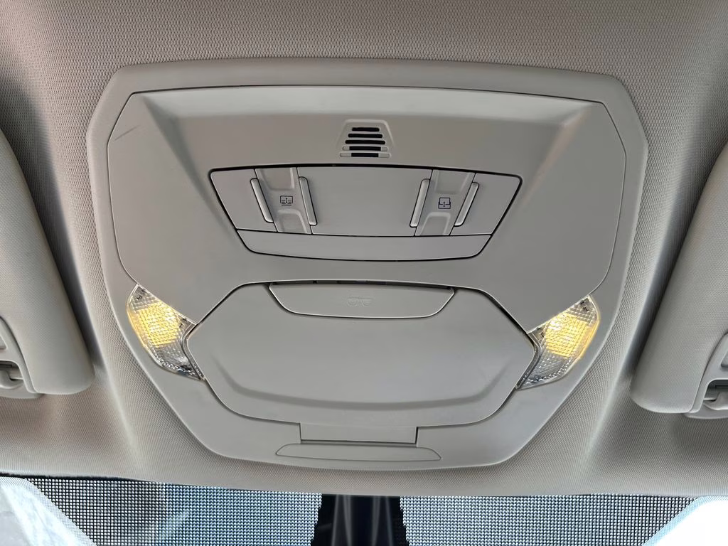 2017 White Platinum Metallic Tri-Coat Ford Escape Titanium FWD SUV