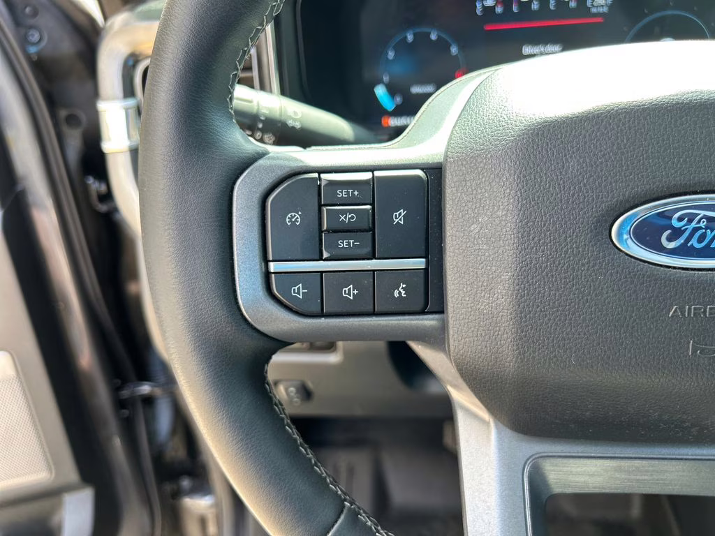 2025 Carbonized Gray Metallic Ford Super Duty F-250 SRW Lariat 4X4 Truck