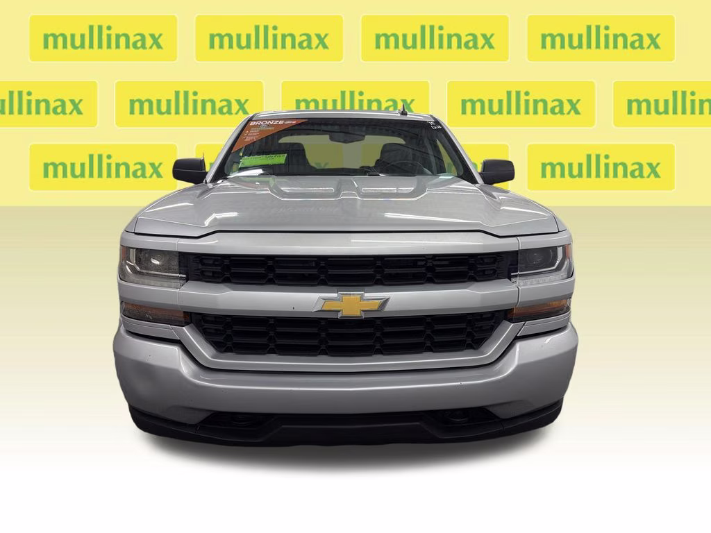 2018 Silver Ice Metallic Chevrolet Silverado 1500 Custom RWD Truck