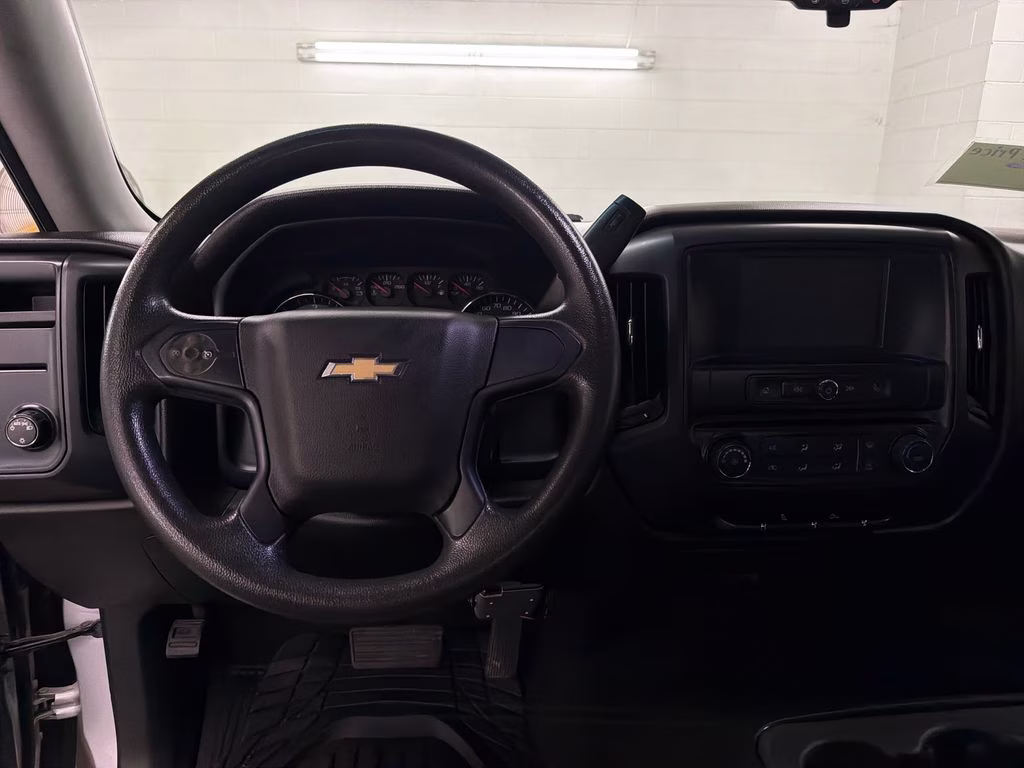 2018 Silver Ice Metallic Chevrolet Silverado 1500 Custom RWD Truck