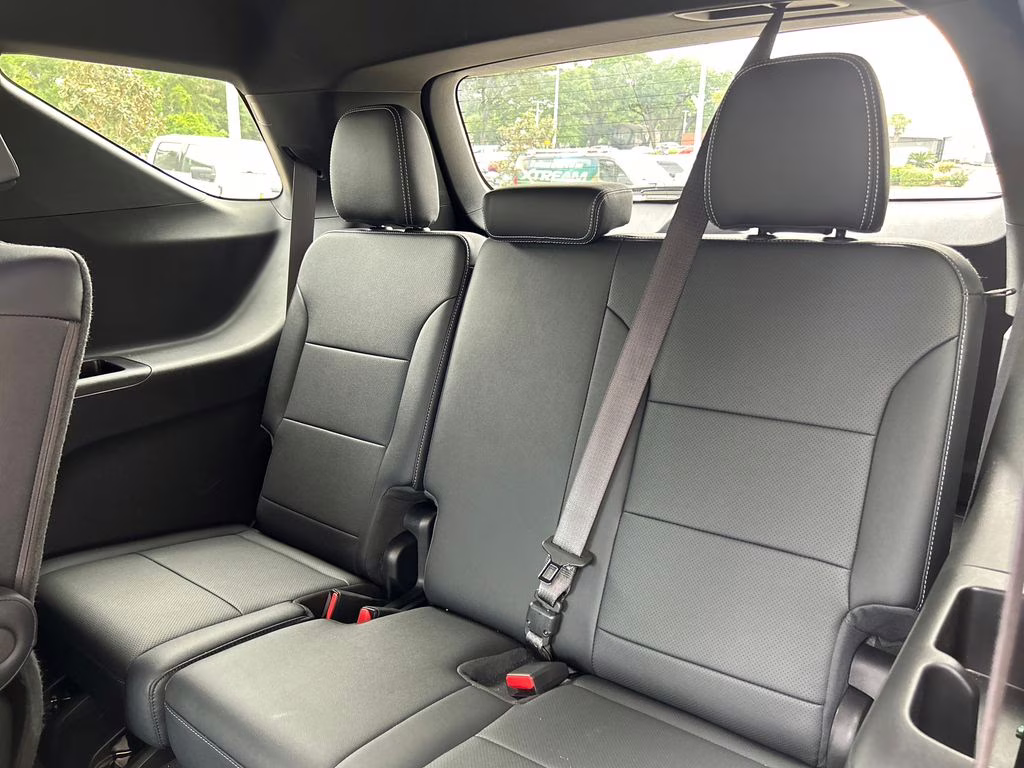 2026 Sterling Gray Metallic Chevrolet Traverse LT FWD SUV