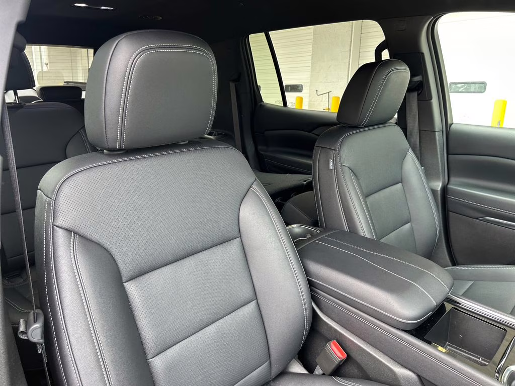 2026 Sterling Gray Metallic Chevrolet Traverse LT FWD SUV