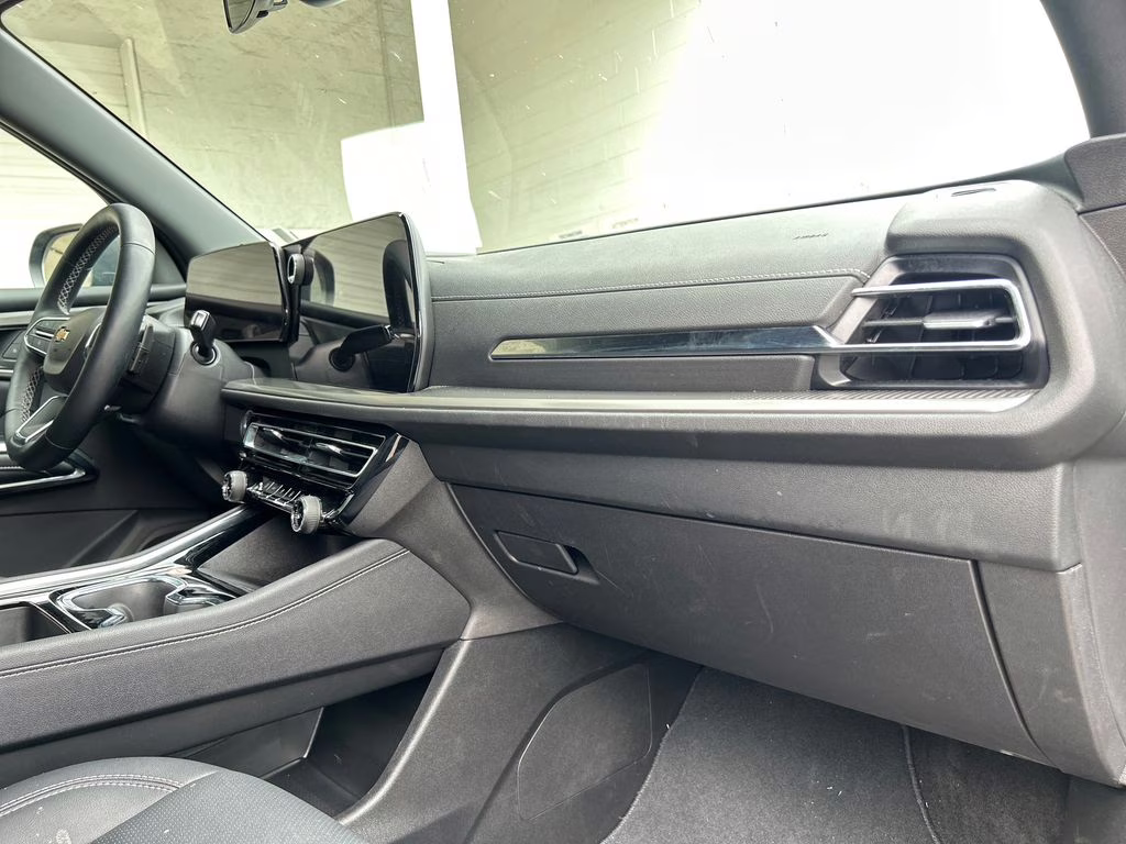 2026 Sterling Gray Metallic Chevrolet Traverse LT FWD SUV