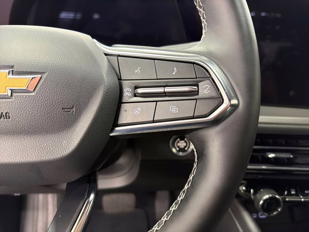 2026 Sterling Gray Metallic Chevrolet Traverse LT FWD SUV