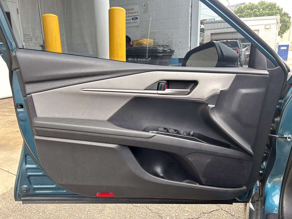 2025 Ocean Toyota Camry SE FWD Sedan