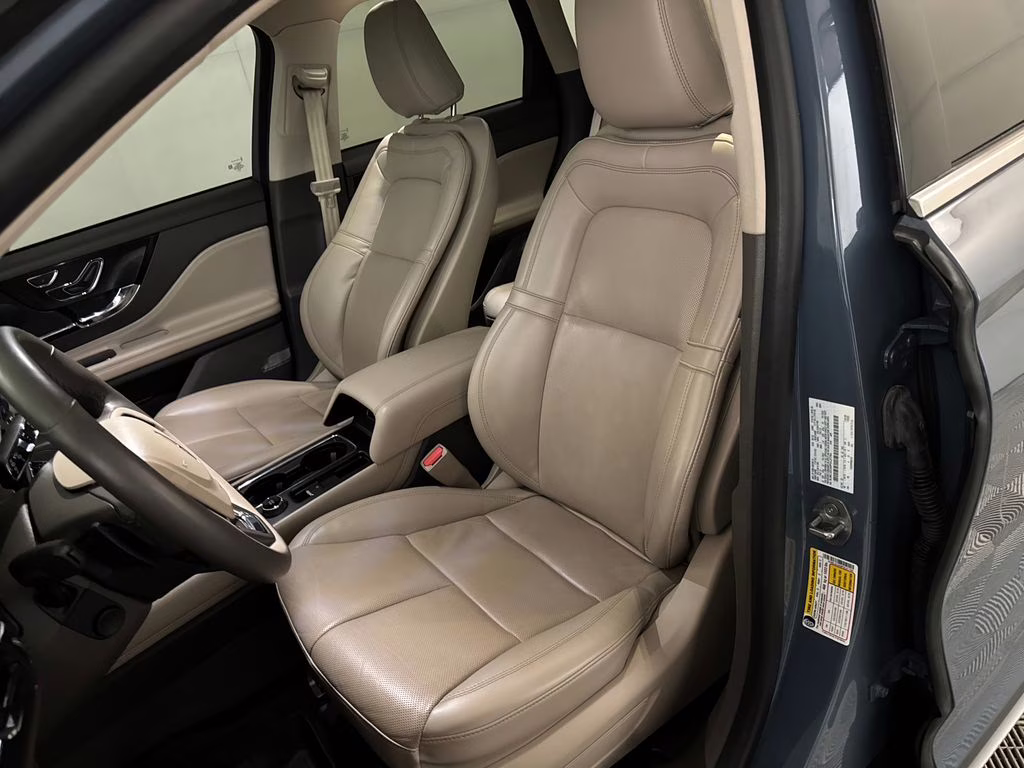 2023 Whisper Blue Metallic Clearcoat Lincoln Corsair Reserve FWD SUV