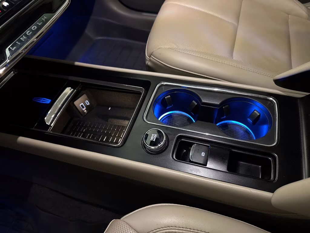 2023 Whisper Blue Metallic Clearcoat Lincoln Corsair Reserve FWD SUV