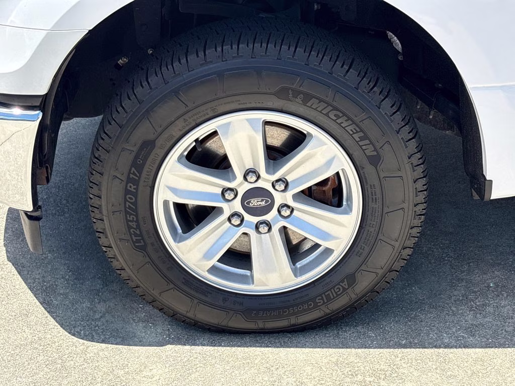 2017 Oxford White Ford F-150 XL RWD Truck