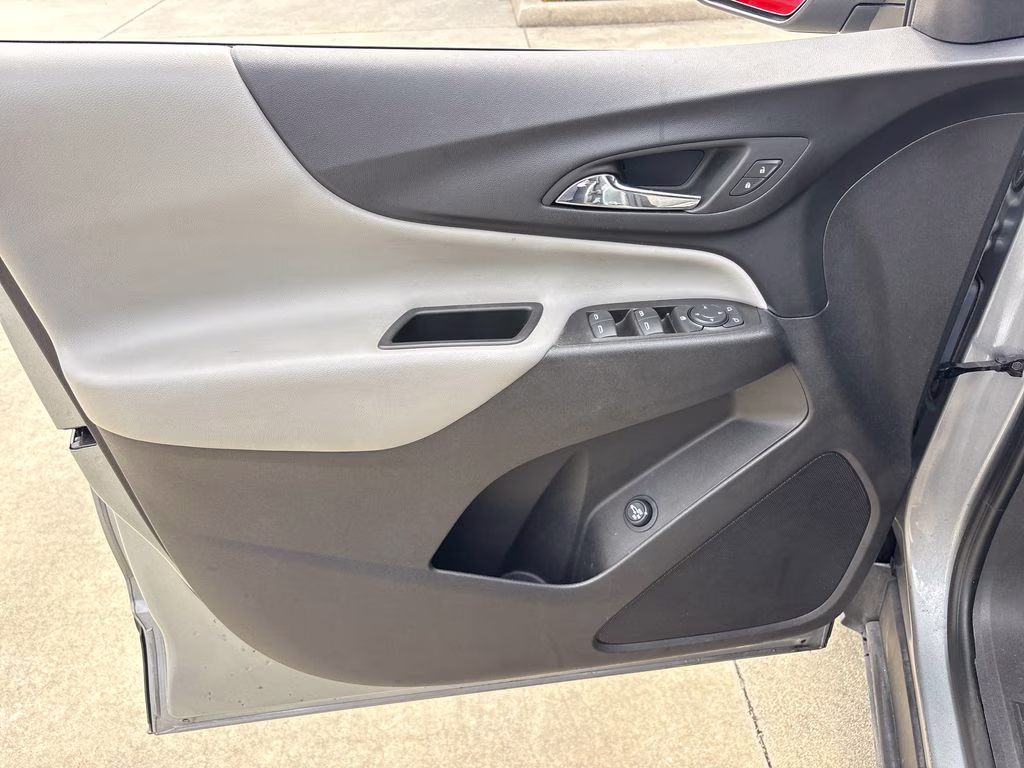 2024 Sterling Gray Metallic Chevrolet Equinox LT FWD SUV