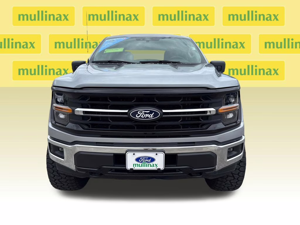 2025 Iconic Silver Metallic Ford F-150 XLT w/ LIFTKIT 4X4 Truck