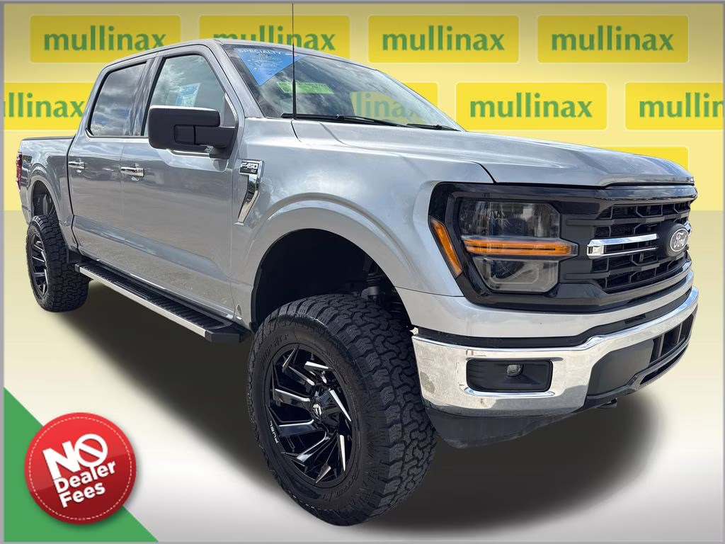 2025 Iconic Silver Metallic Ford F-150 XLT w/ LIFTKIT 4X4 Truck