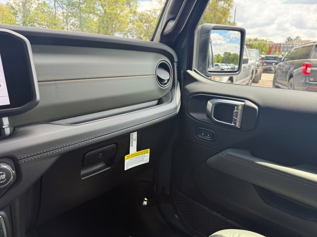 2026 Anvil Clearcoat Jeep Gladiator Mojave 4X4 Truck