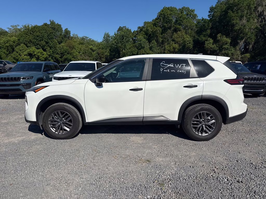 2024 White Nissan Rogue S FWD SUV