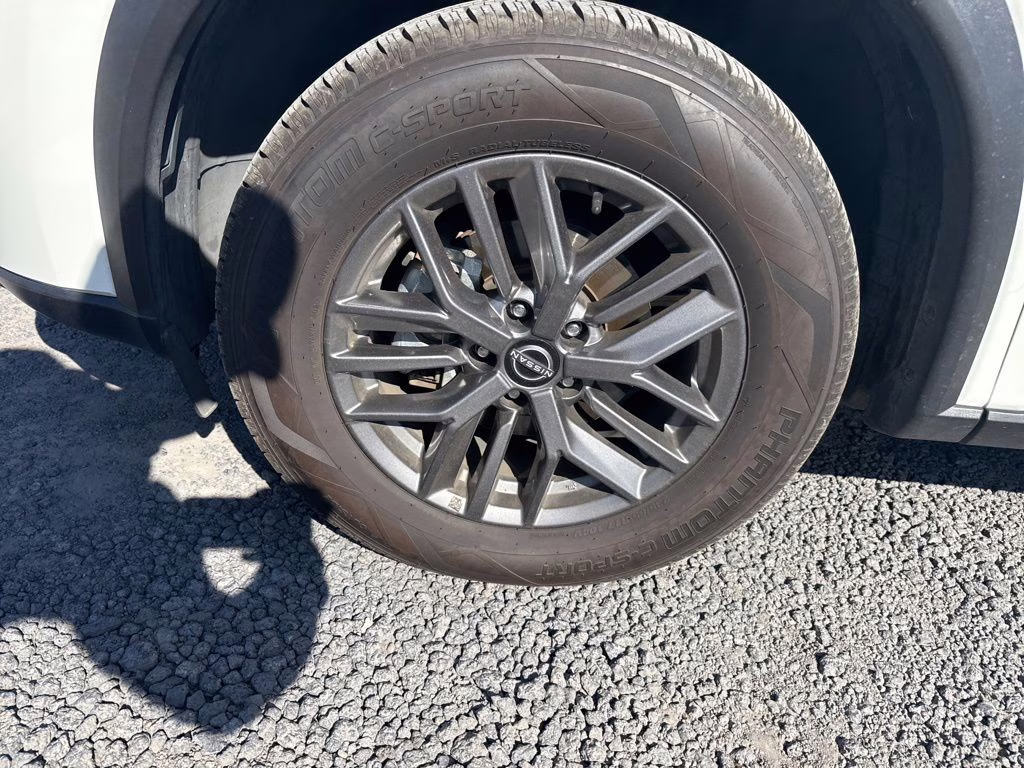 2024 White Nissan Rogue S FWD SUV