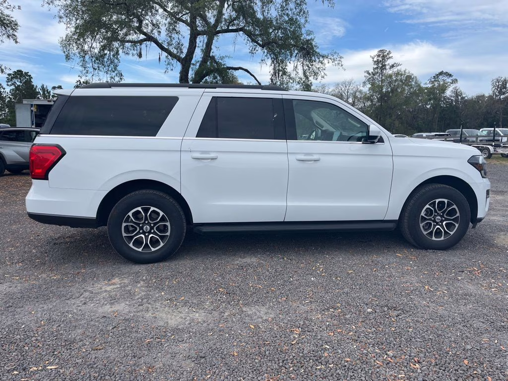 2024 White Ford Expedition Max XLT RWD SUV