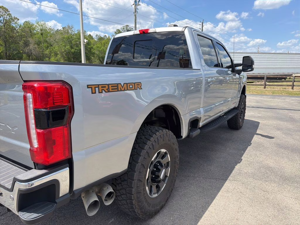 2023 Iconic Silver Metallic Ford Super Duty F-250 SRW Lariat 4X4 Truck