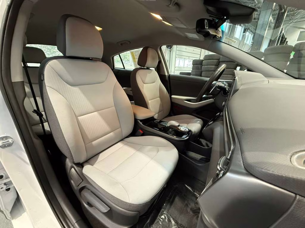 2021 Ceramic White Hyundai Ioniq Electric SE FWD Hatchback