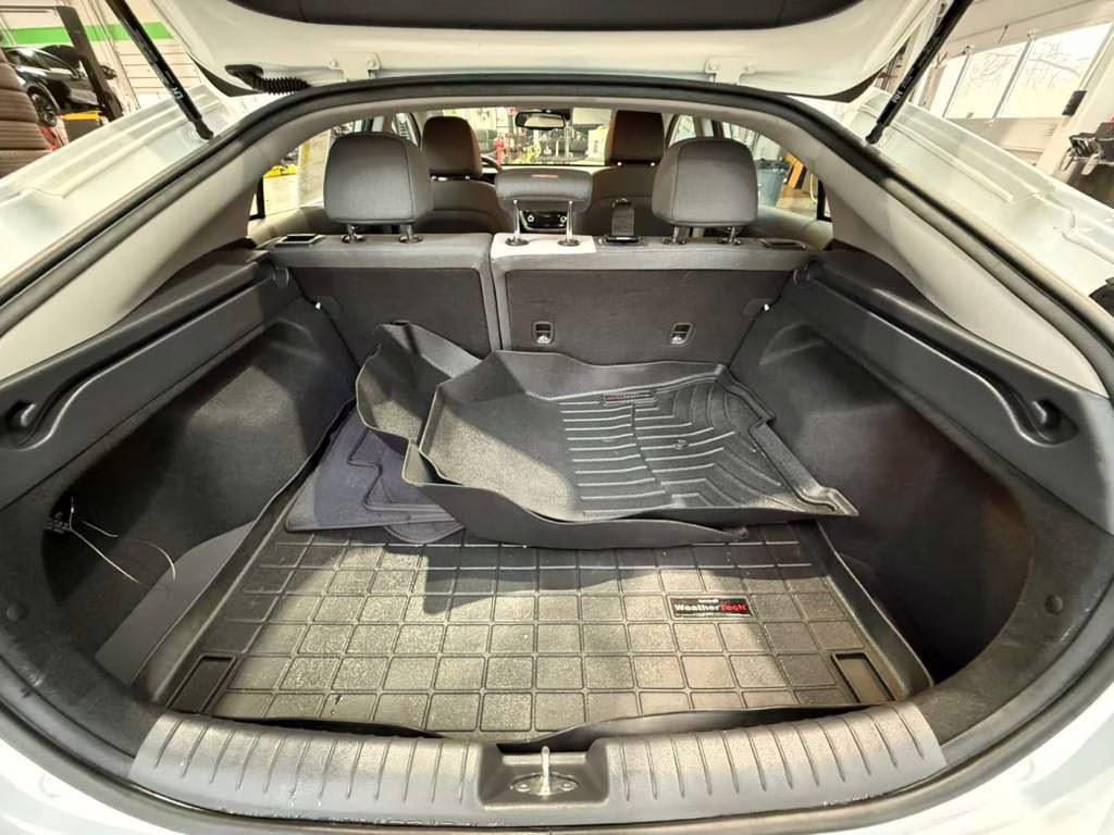 2021 Ceramic White Hyundai Ioniq Electric SE FWD Hatchback