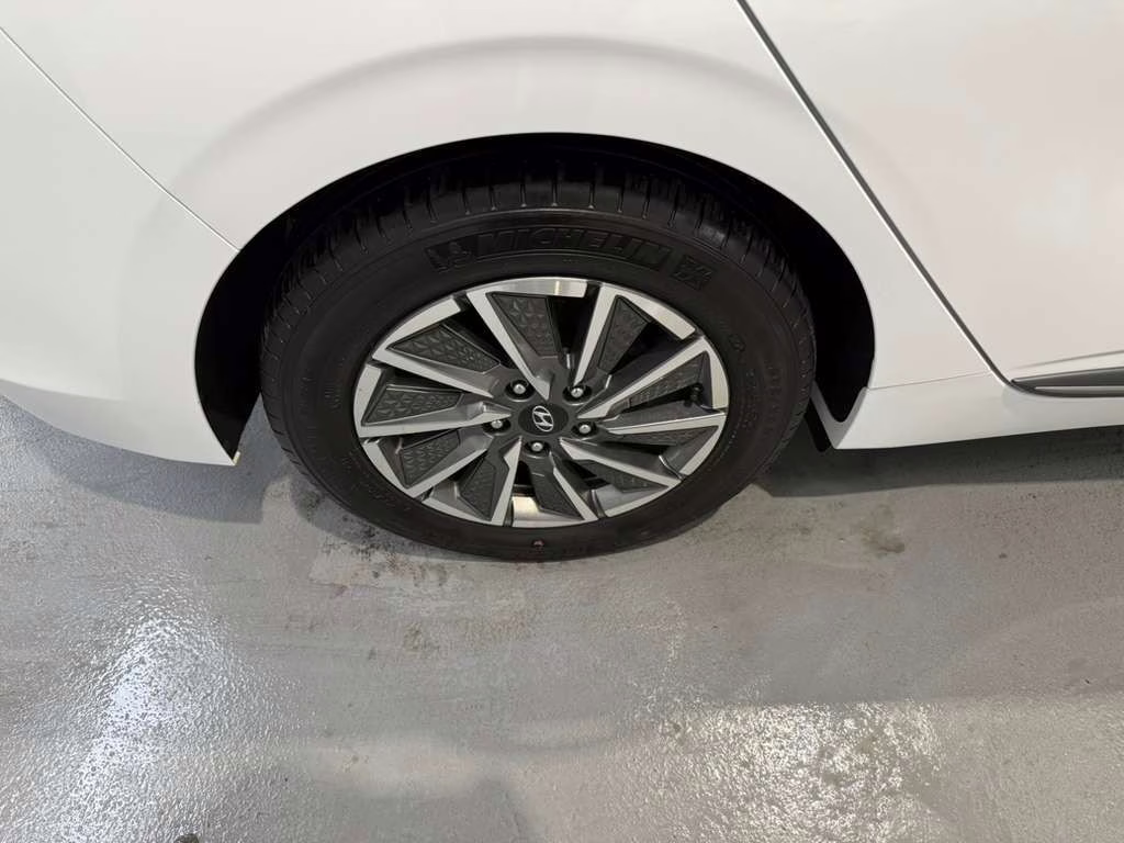 2021 Ceramic White Hyundai Ioniq Electric SE FWD Hatchback