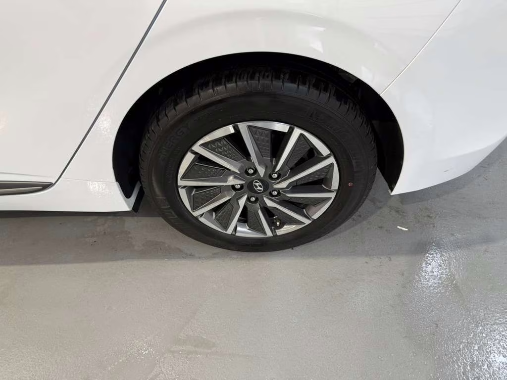 2021 Ceramic White Hyundai Ioniq Electric SE FWD Hatchback