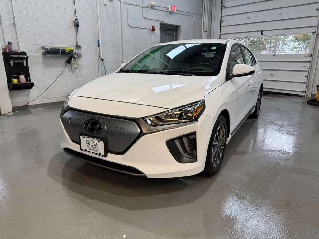 2021 Ceramic White Hyundai Ioniq Electric SE FWD Hatchback