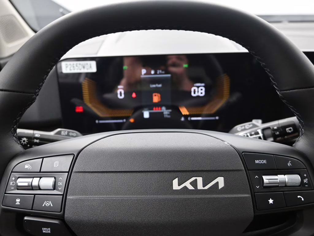 2026 Glacial White Pearl Kia Sportage EX FWD SUV