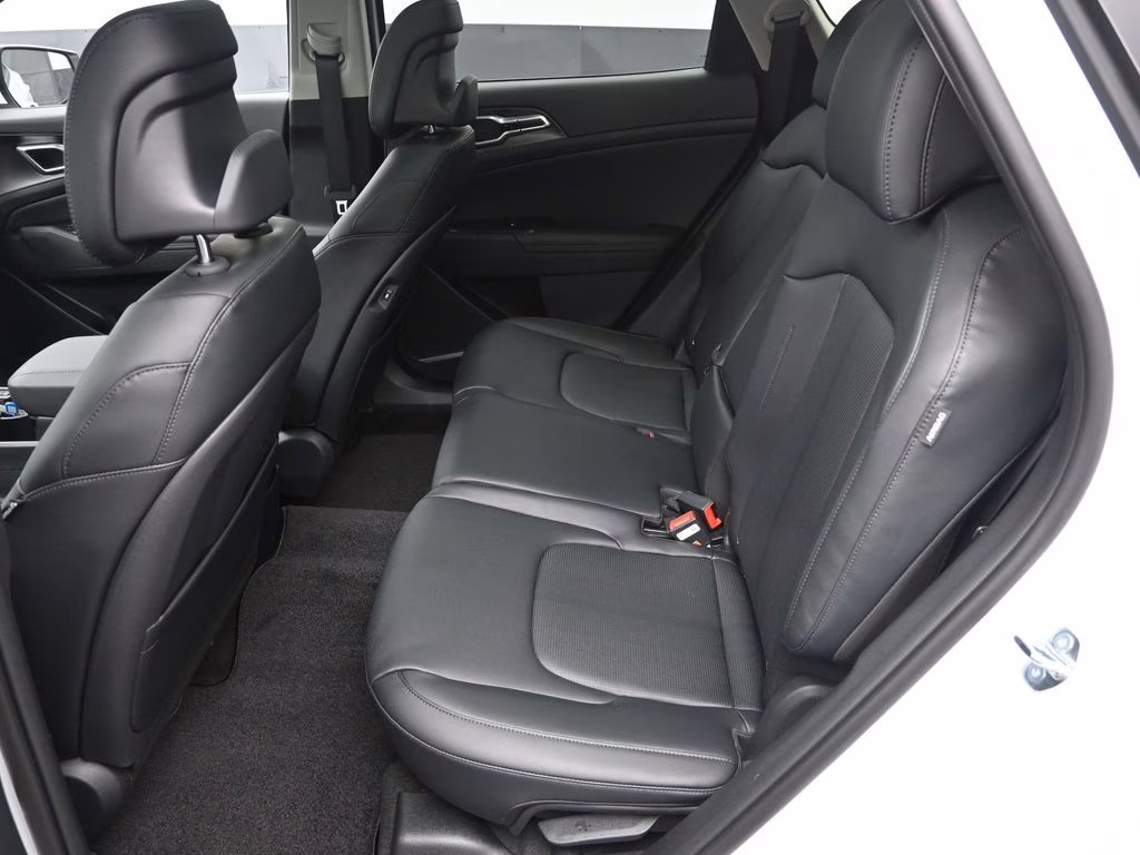 2026 Glacial White Pearl Kia Sportage EX FWD SUV