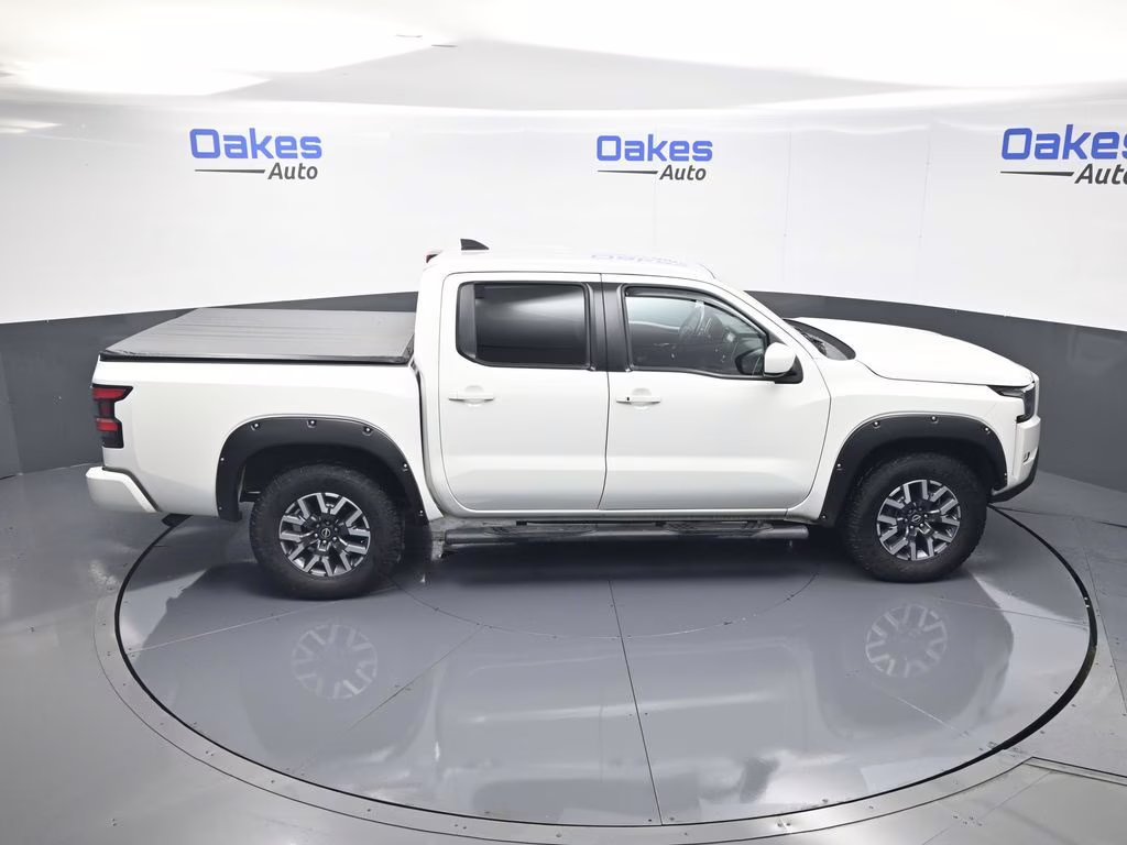 2023 Glacier White Nissan Frontier SV 4X4 Truck