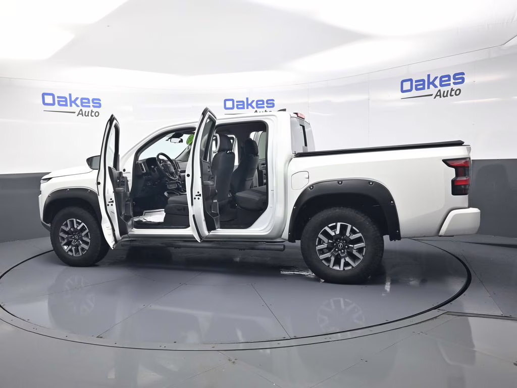 2023 Glacier White Nissan Frontier SV 4X4 Truck