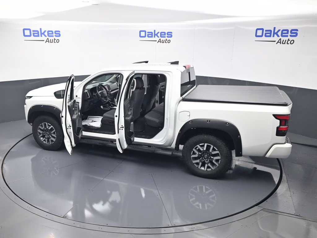 2023 Glacier White Nissan Frontier SV 4X4 Truck