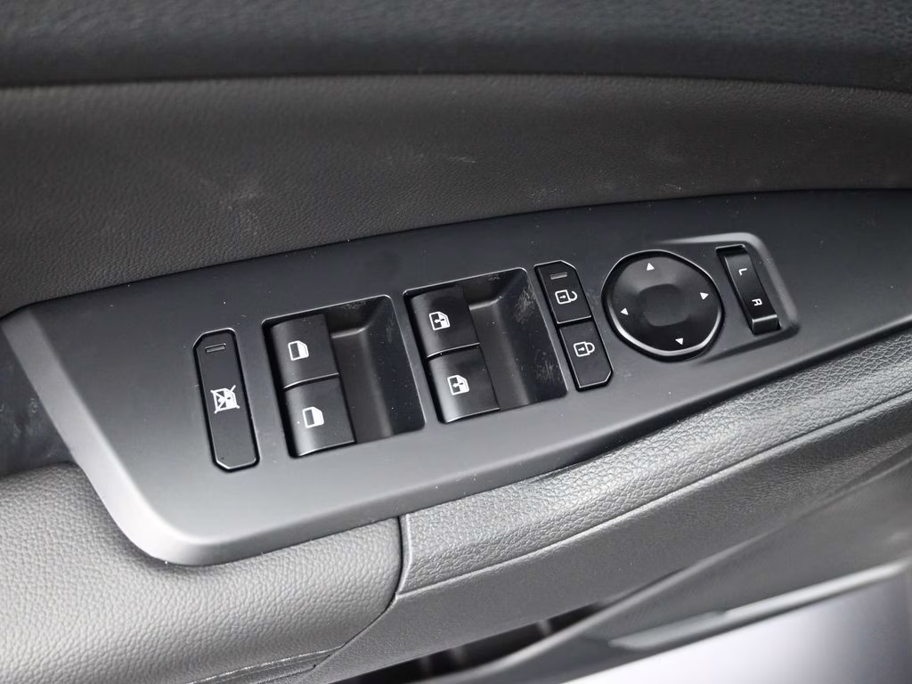 2026 Glacial White Pearl Kia Sportage EX FWD SUV