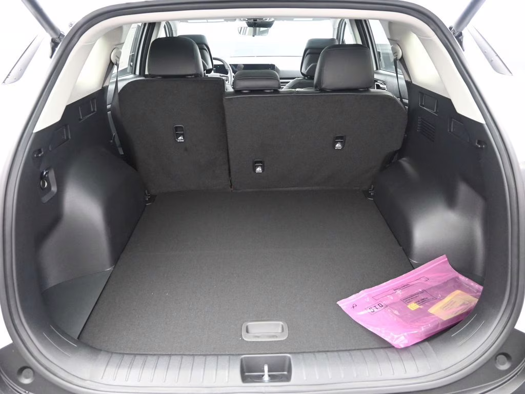 2026 Glacial White Pearl Kia Sportage EX FWD SUV