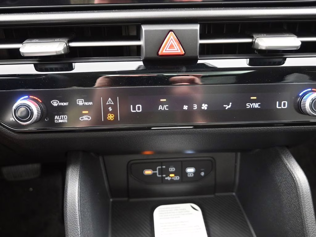 2026 Glacial White Pearl Kia Sportage EX FWD SUV