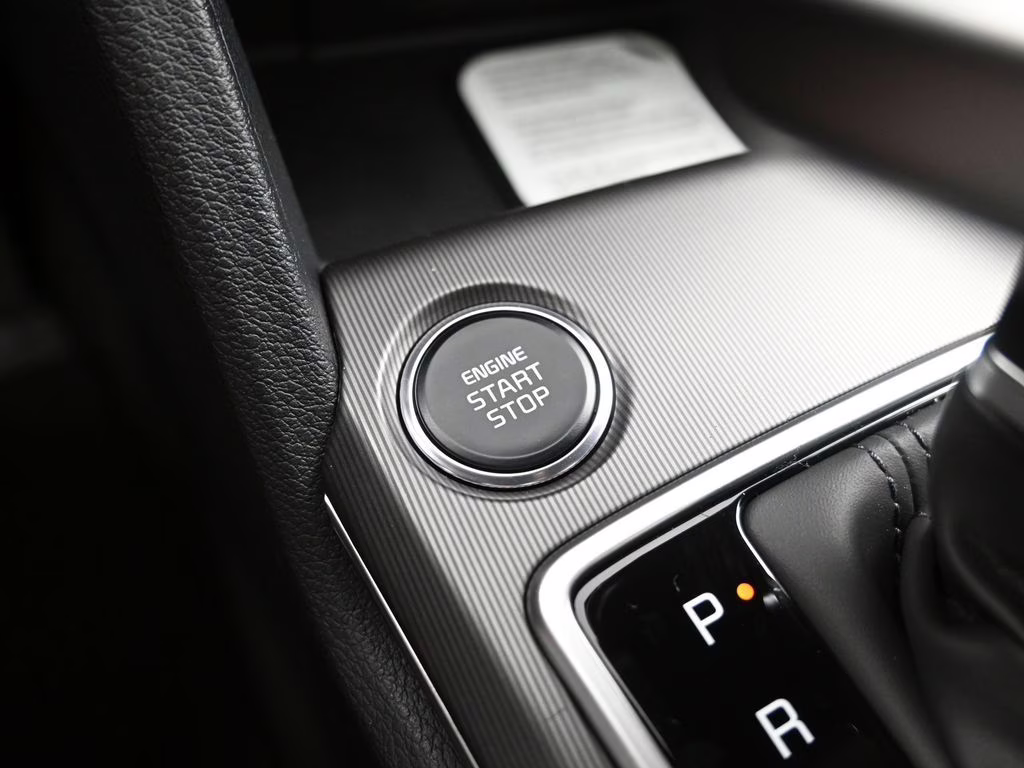 2026 Glacial White Pearl Kia Sportage EX FWD SUV