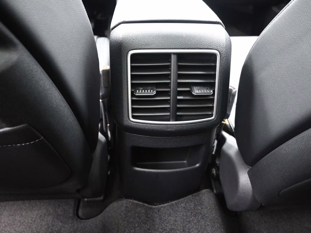 2026 Glacial White Pearl Kia Sportage EX FWD SUV