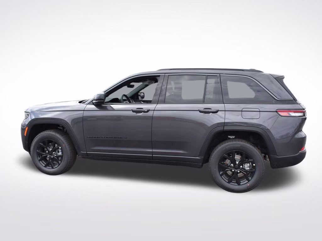 2026 Baltic Gray Metallic Clearcoat Jeep Grand Cherokee Laredo Altitude 4X4 SUV
