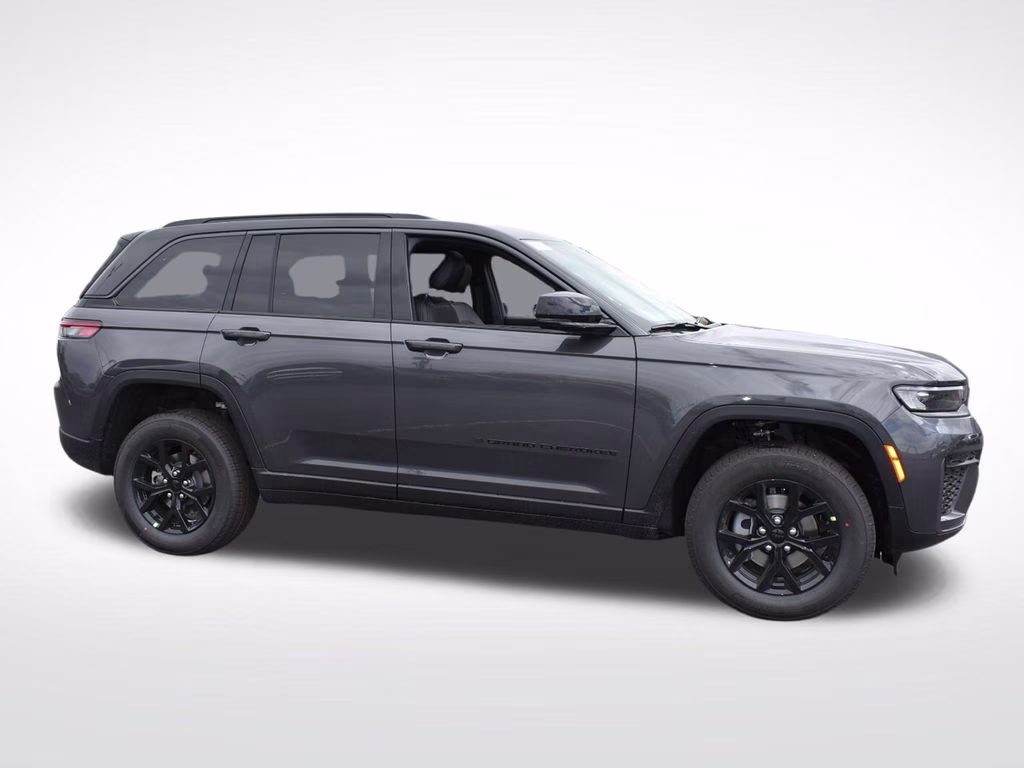 2026 Baltic Gray Metallic Clearcoat Jeep Grand Cherokee Laredo Altitude 4X4 SUV