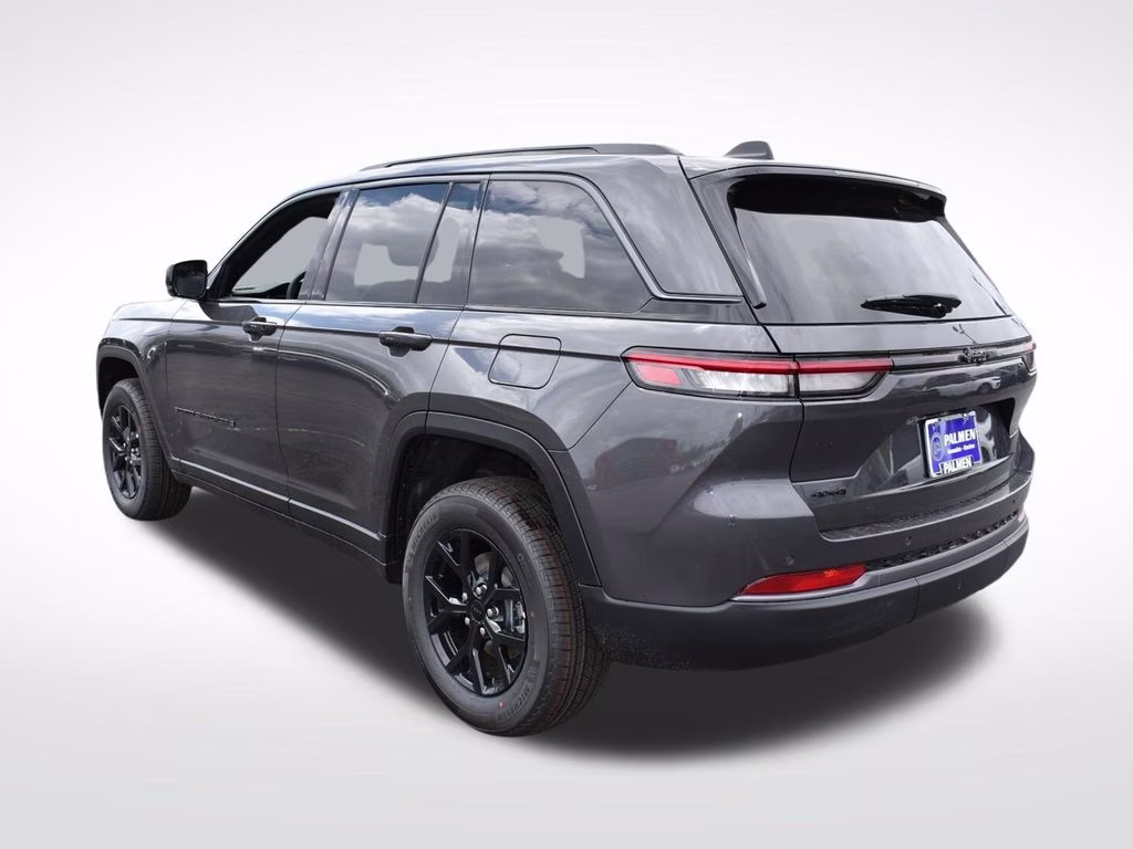 2026 Baltic Gray Metallic Clearcoat Jeep Grand Cherokee Laredo Altitude 4X4 SUV