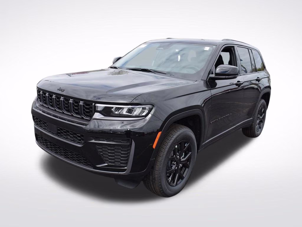 2026 Diamond Black Crystal Pearlcoat Jeep Grand Cherokee Laredo Altitude 4X4 SUV