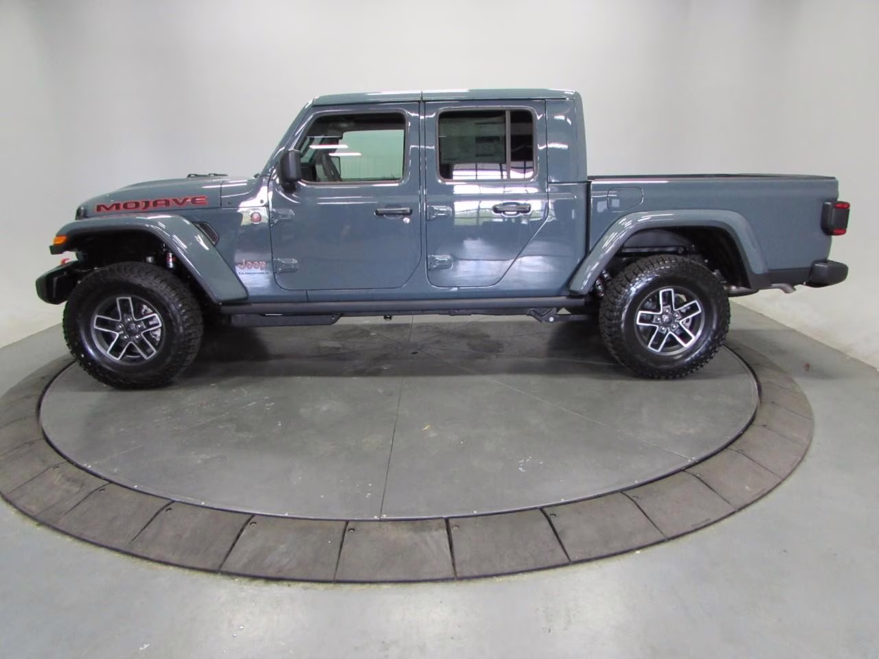 2026 Anvil Clearcoat Jeep Gladiator Mojave 4X4 Truck