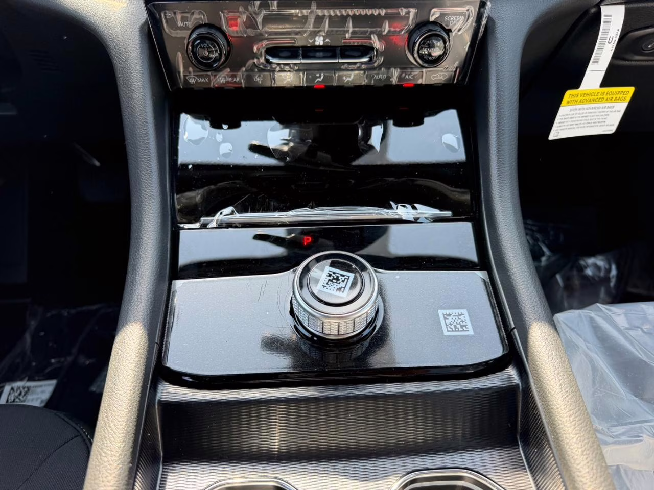 2026 Bright White Clearcoat Jeep Grand Cherokee Laredo 4X4 SUV