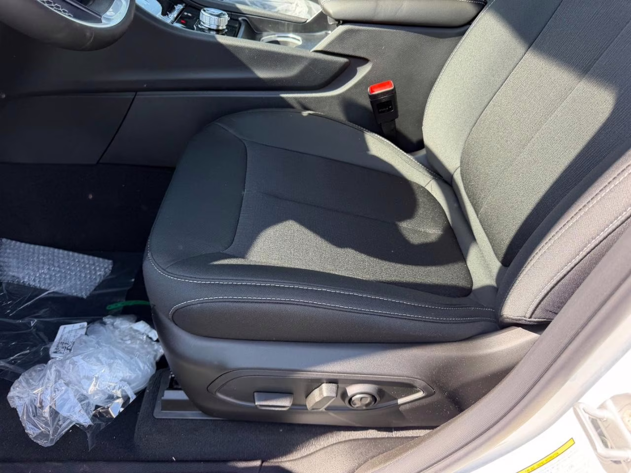 2026 Bright White Clearcoat Jeep Grand Cherokee Laredo 4X4 SUV
