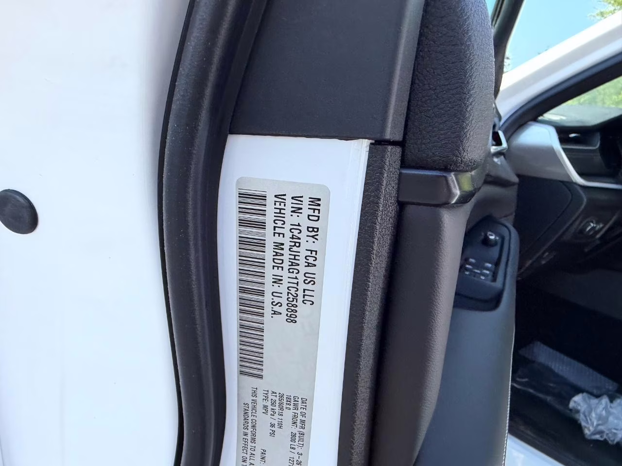 2026 Bright White Clearcoat Jeep Grand Cherokee Laredo 4X4 SUV