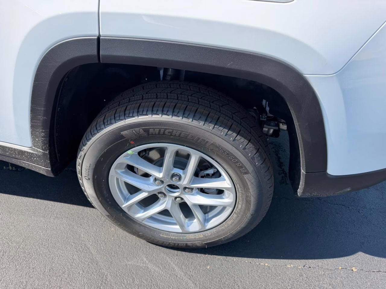2026 Bright White Clearcoat Jeep Grand Cherokee Laredo 4X4 SUV