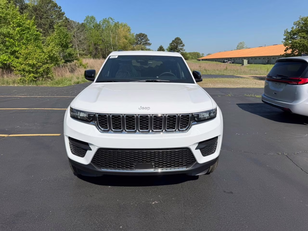 2026 Bright White Clearcoat Jeep Grand Cherokee Laredo 4X4 SUV