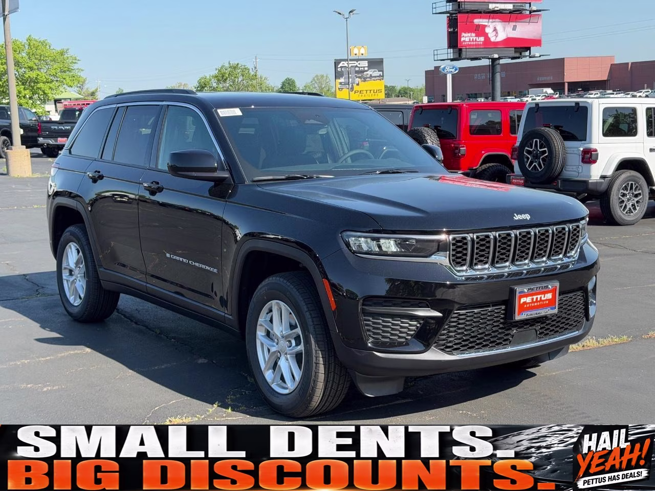 2026 Diamond Black Crystal Pearlcoat Jeep Grand Cherokee Laredo 4X4 SUV