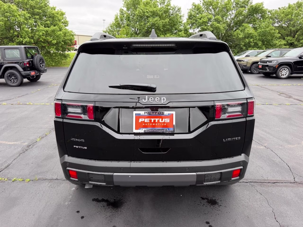 2026 Diamond Black Crystal Pearlcoat Jeep Cherokee Limited 4X4 SUV